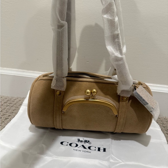 Coach Kisslock Barrel Bag Salt Suede Shoulder Bag with Gold Accents NWT - Picture 3 of 3